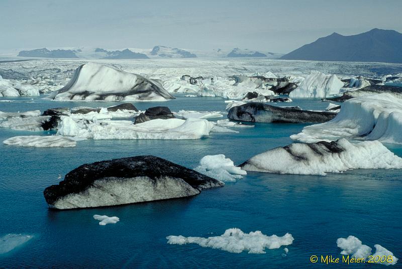 Iceland-1998-45.jpg - Ice and icebergs at Jökulsárlón