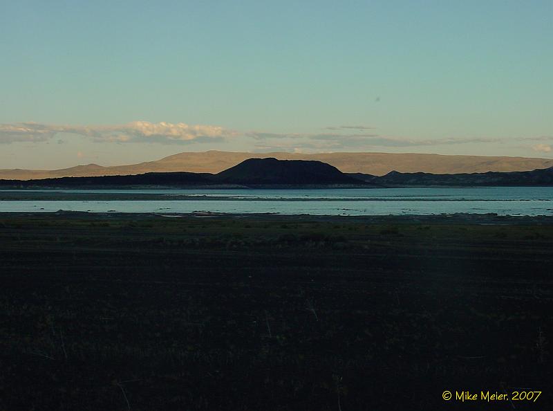 MonoLake-2003-04.jpg - Negit Island, from Black Point Beach