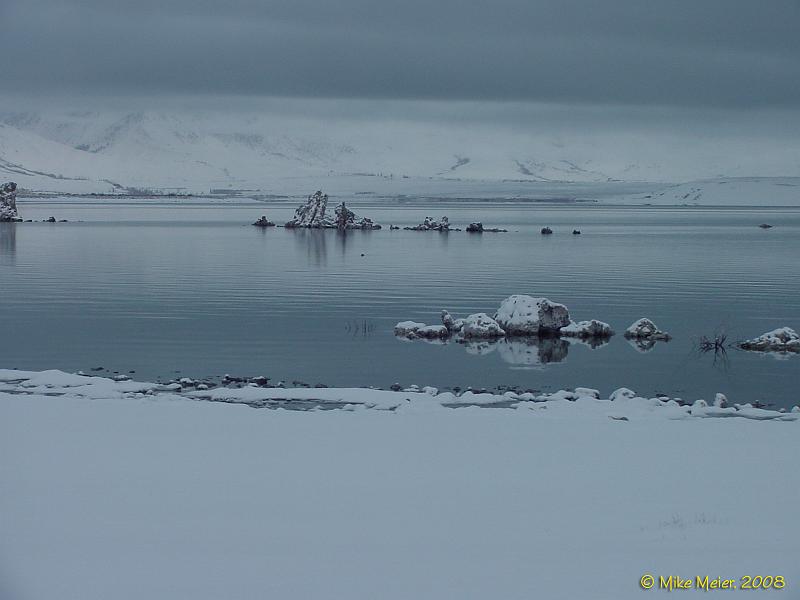 MonoLake-2004-02.jpg - Mono Lake Fresh Snow Sunrise