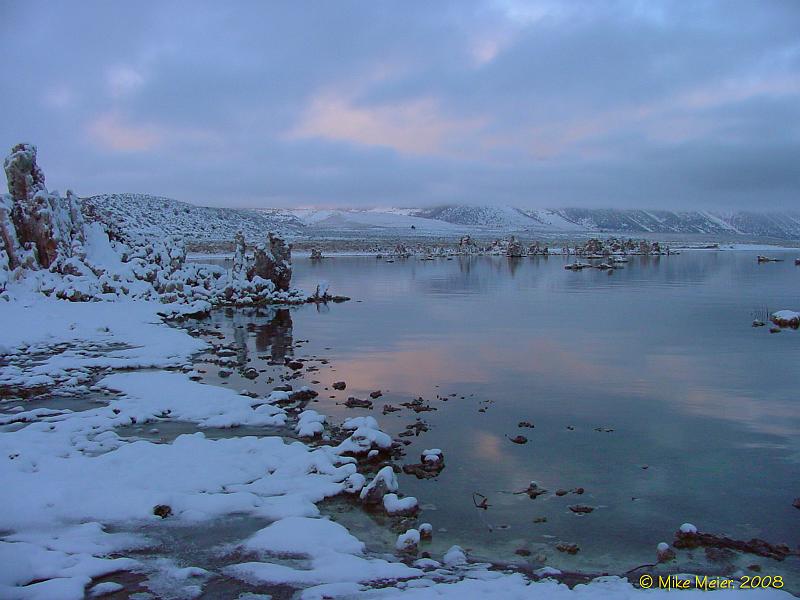 MonoLake-2004-03.jpg - Mono Lake Fresh Snow Sunrise