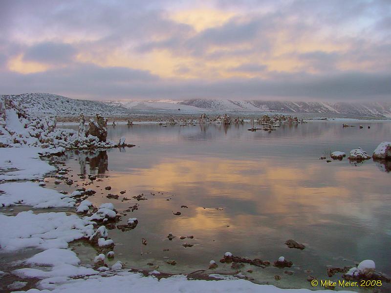 MonoLake-2004-04.jpg - Mono Lake Fresh Snow Sunrise