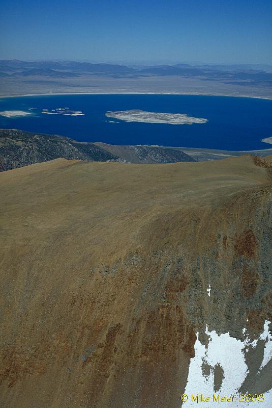 Tioga-1999-158.jpg - Higher up on Mount Dana, looking at the Dana Plateau and Mono Lake