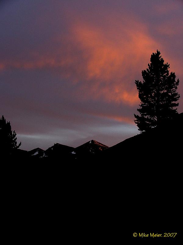 Tioga2006-01.jpg - Sunset in the Dana Meadow