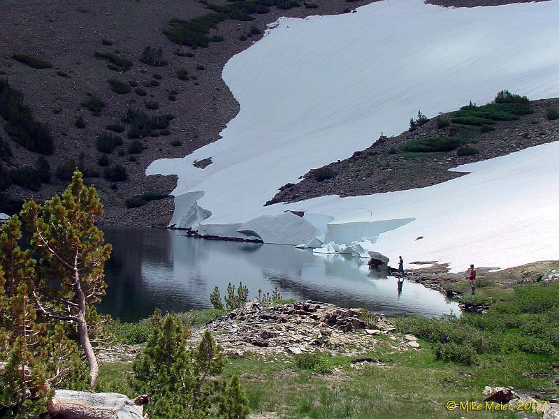 Tioga2006-29.jpg - Snow on the edge of Gardisky Lake